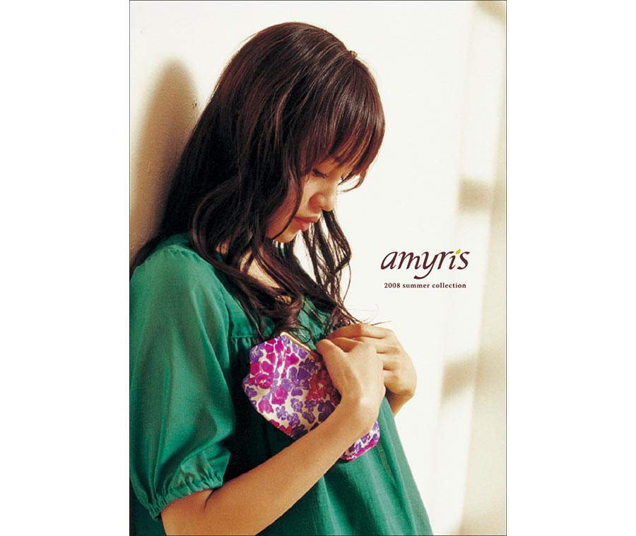 
		amylis 
        Collection Book
	